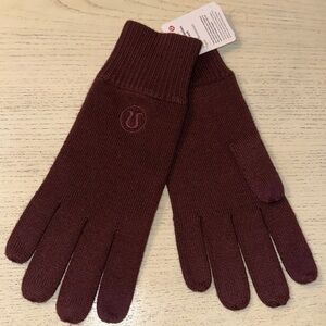 NWT Lululemon warm revelation gloves M/L Burgundy